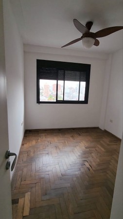 SEMIPISO DE 1 DORMITORIO + COCHERA SOBRE GENERAL LOPEZ