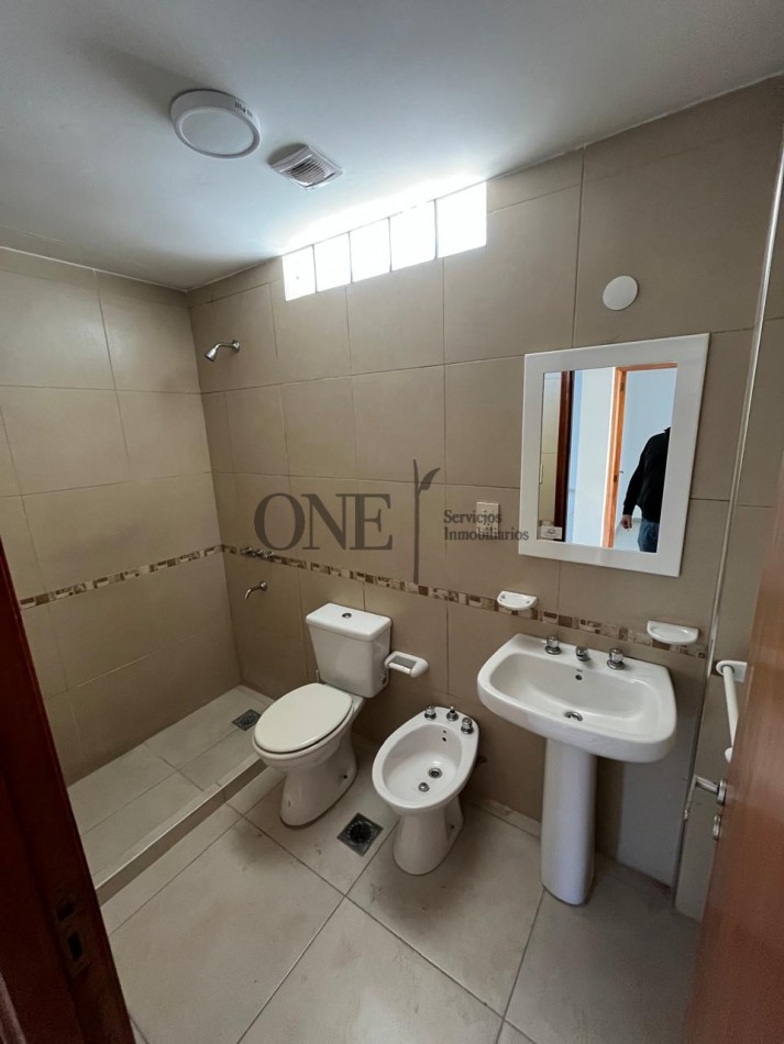 Alquilo depto Av Freyre y Salta (frente hospital cullen)