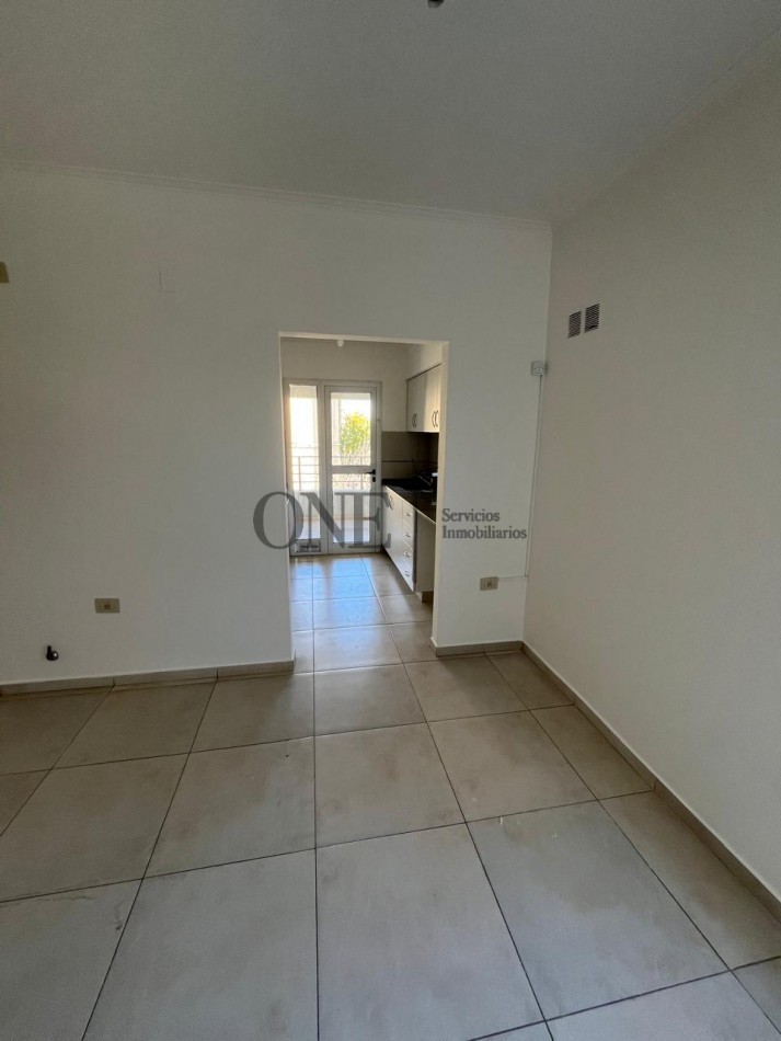 Alquilo depto Av Freyre y Salta (frente hospital cullen)